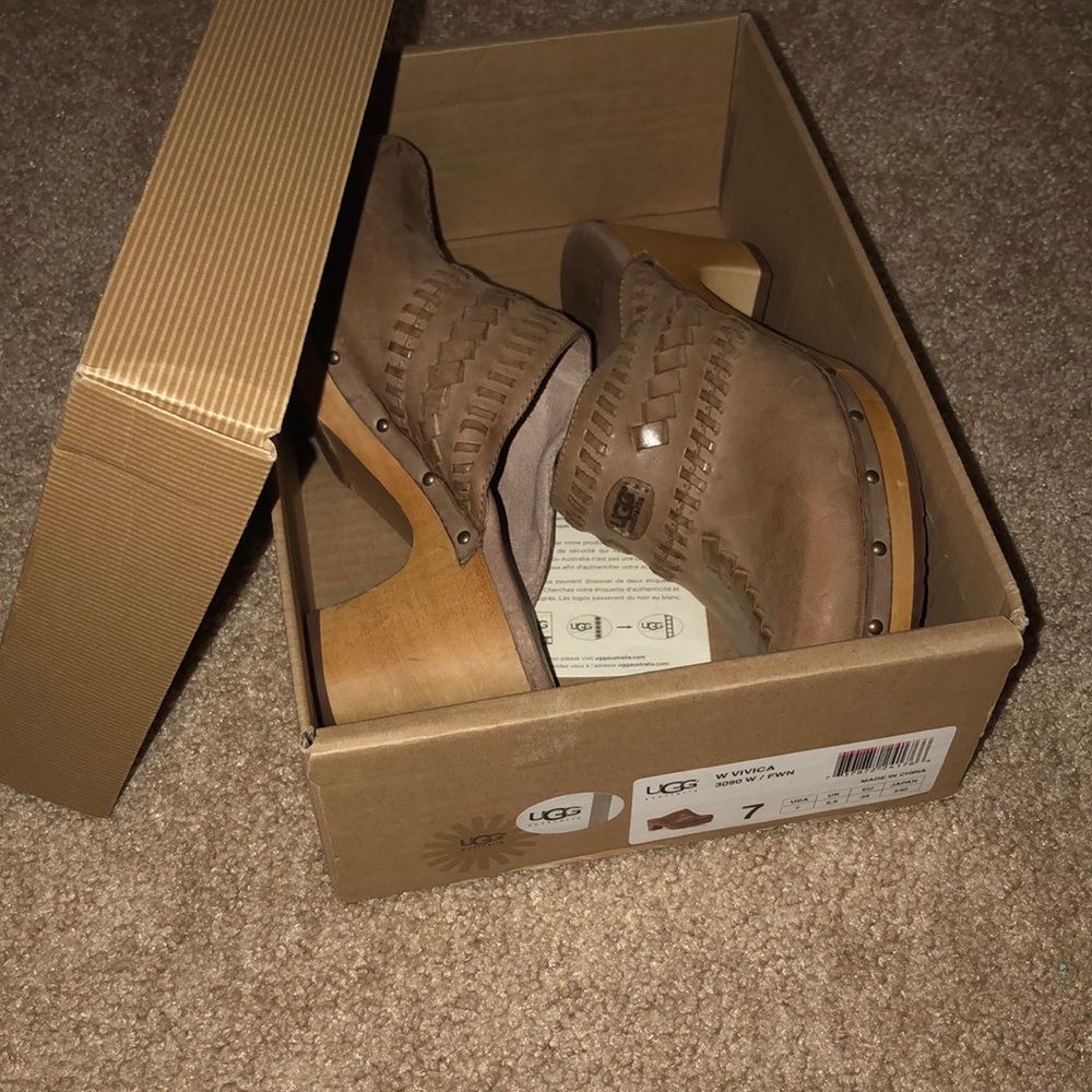 Ugg Clogs ! - image 5